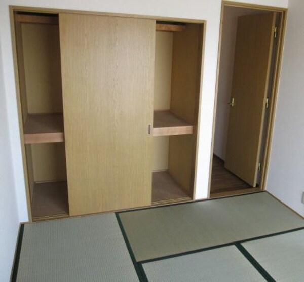 寝室(同仕様)