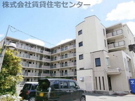 シャルル岩出外観写真