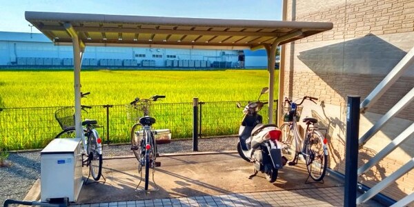 建物設備(屋根付き駐輪場)