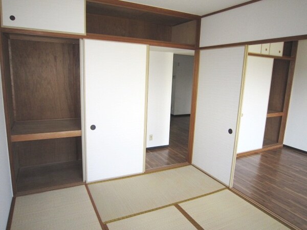 寝室(同仕様)
