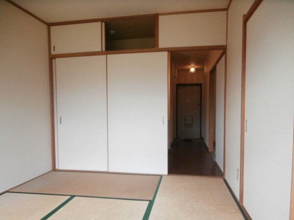 寝室(同仕様)