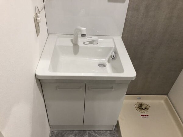 独立洗面台