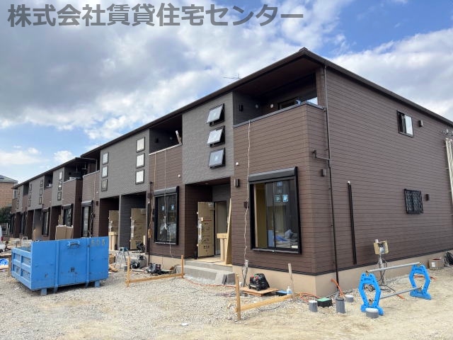 物件外観写真1　(建築中)