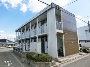 レオパレスコスモーＳ外観写真