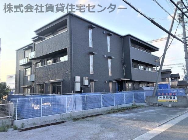 物件外観写真5　(建築中)