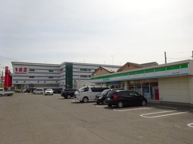 物件内観写真8　(ファミリーマート 和歌山宇須店様 771m)