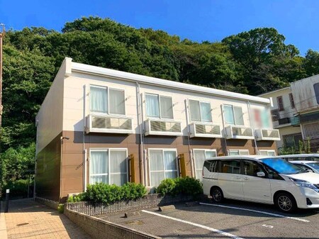 レオパレス名草山外観写真