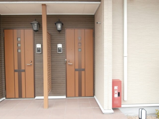 物件外観写真2　(同仕様)