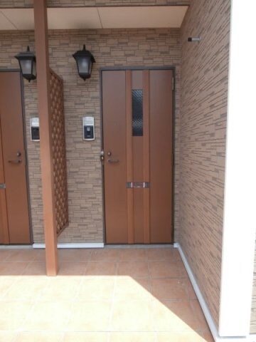 物件外観写真2　(同仕様)