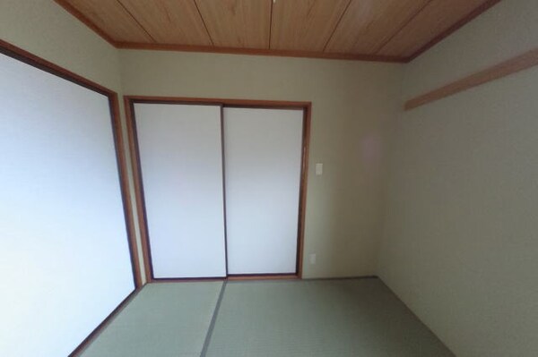 寝室(同仕様)
