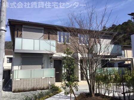 シャーメゾン日方外観写真