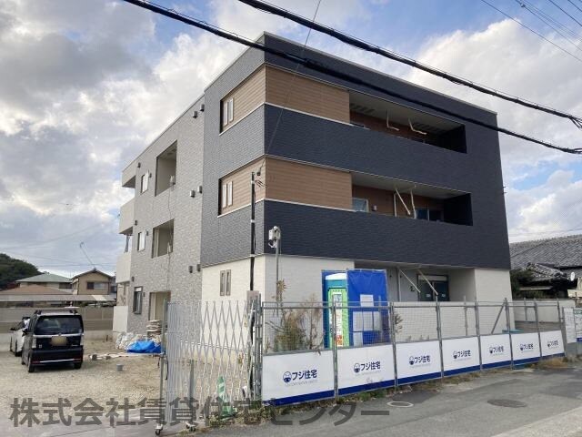 物件外観写真2　(建築中)