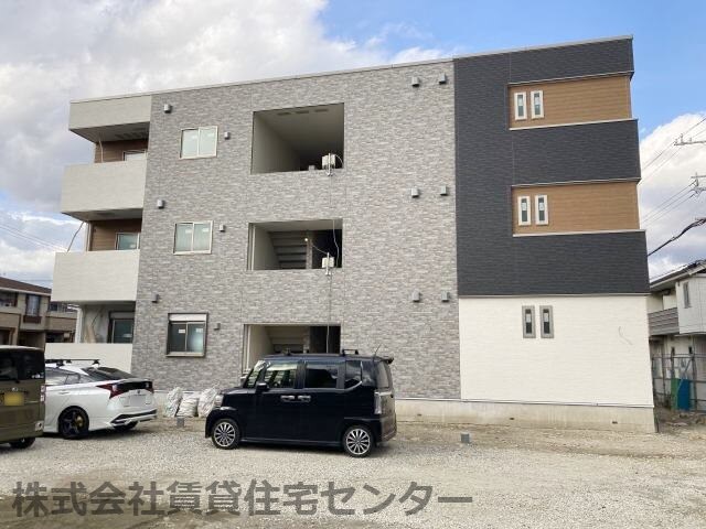 物件外観写真1　(建築中)