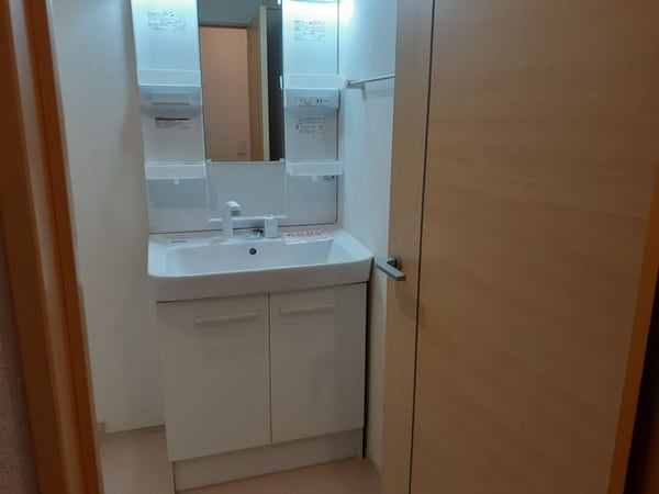 独立洗面台