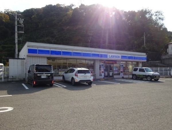 周辺環境(ローソン 下津町下津店様 3910m)