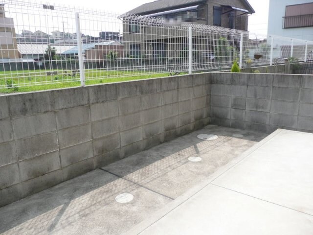 物件内観写真16　(専用庭)