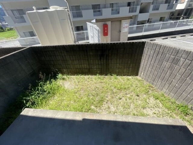 物件内観写真15　(専用庭)