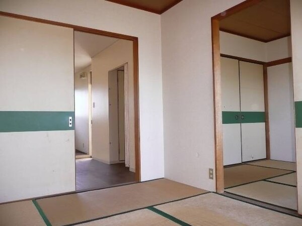 内装他
