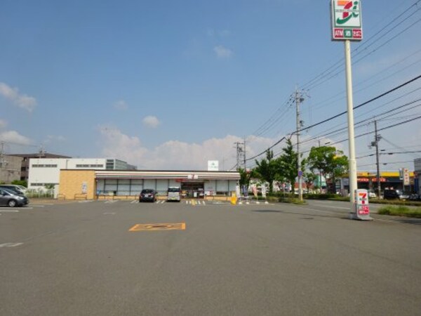 周辺環境(セブンイレブン和歌山榎原店様 701m)