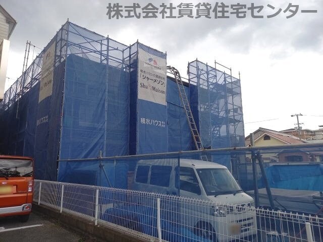 物件外観写真4　(建築中)