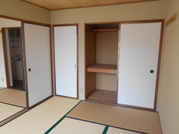 寝室(同仕様)