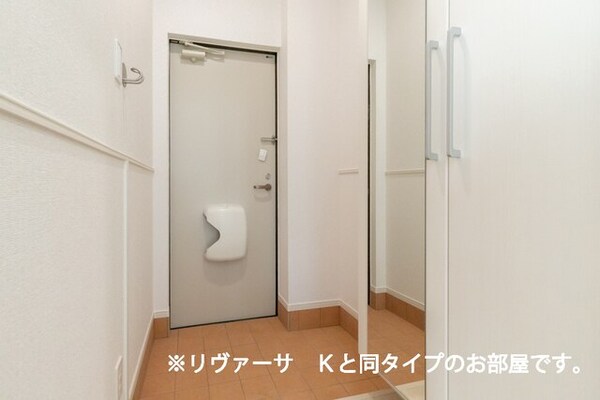 玄関(同仕様)