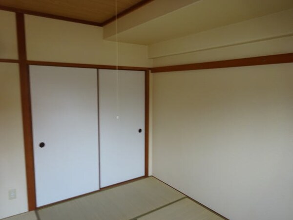 寝室(同仕様)