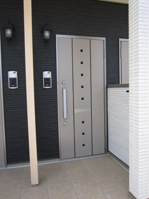 物件外観写真2　(同仕様)