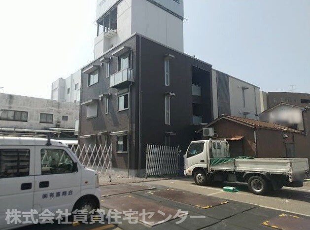 物件外観写真1　(建築中)