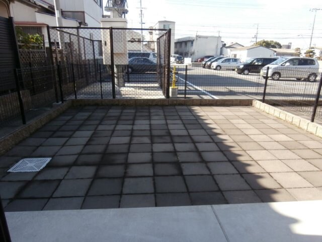 物件内観写真16　(専用庭)