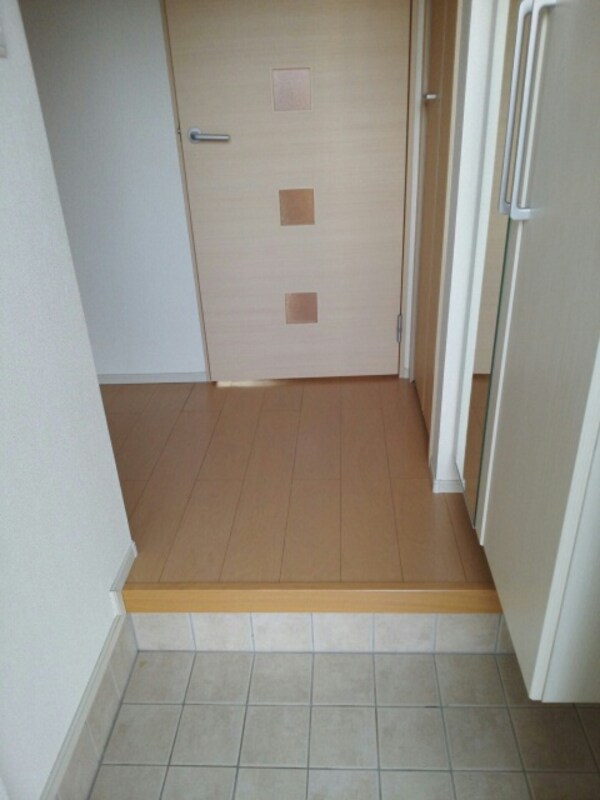 内装他