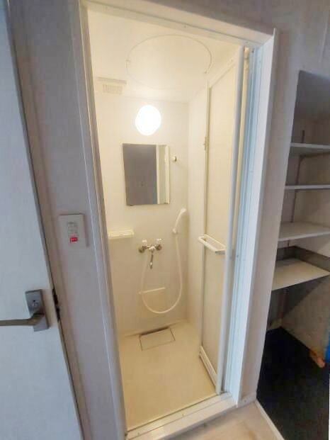 物件内観写真9　(シャワールーム)