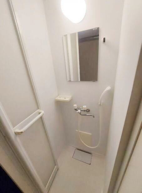 物件内観写真9　(シャワールーム)