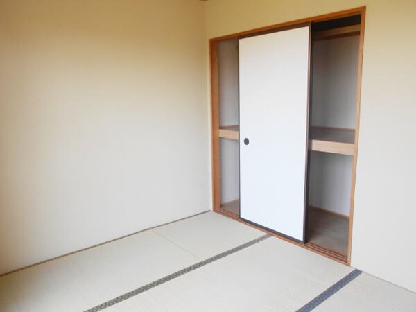 寝室(同仕様)