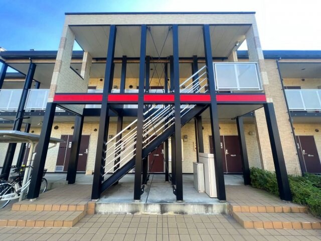 物件外観写真2　(エントランス)