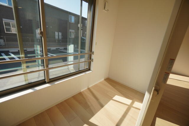 物件内観写真16　(サンルーム)