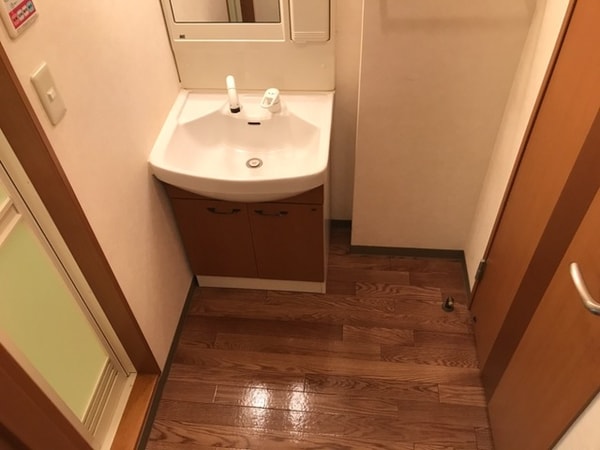 独立洗面台