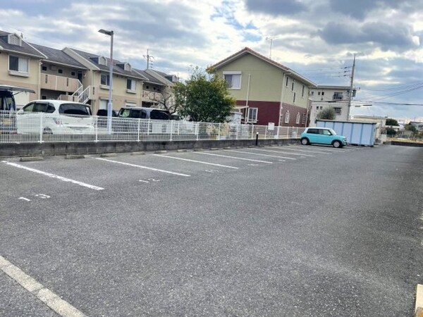 その他(敷地内に駐車場あり)