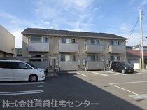 阪和線・羽衣線 六十谷駅 2階建 築8年の外観写真
