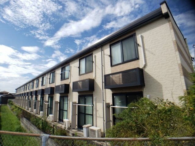 物件外観写真1　(和歌山大学生様オススメ！大型スーパー近く、買い物環境便利！！)