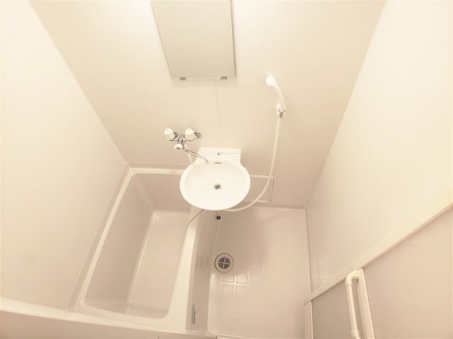 物件内観写真7　(浴室乾燥機で雨の日でもスッキリ乾かせます)