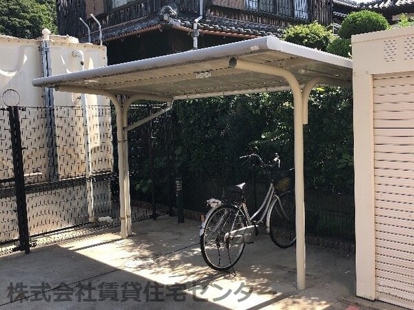 建物設備(屋根付き駐輪場)