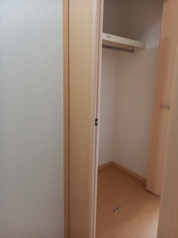 内装他