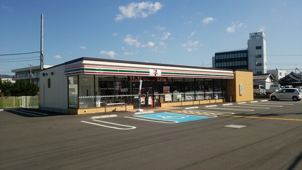 周辺環境(セブンイレブン 岩出市役所前店様 1012m)