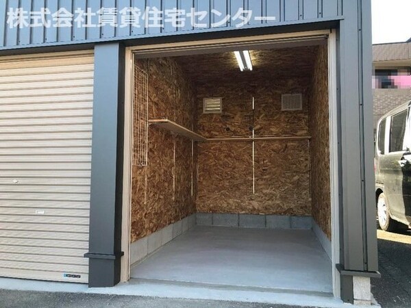 建物設備(バイクガレージ)
