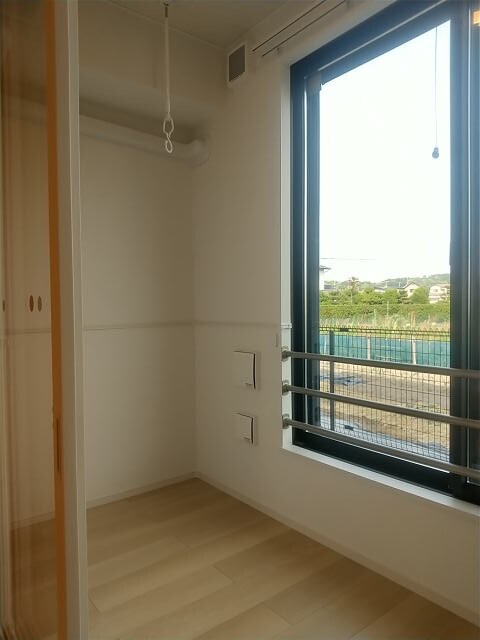 物件内観写真16　(サンルーム)