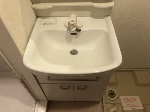 独立洗面台