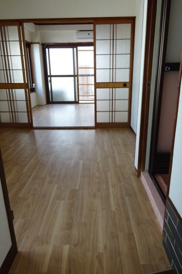 内装他
