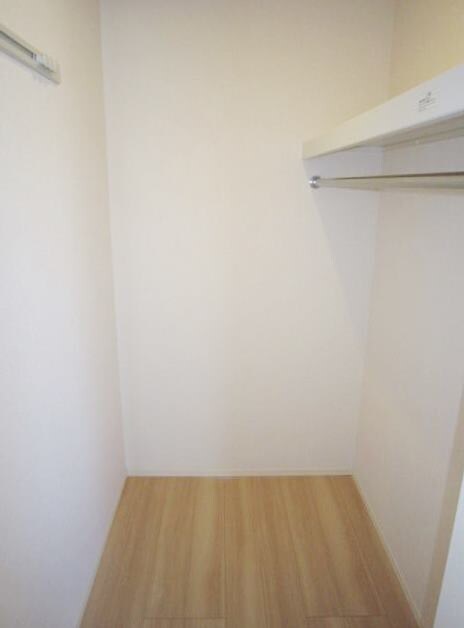 物件内観写真14　(ウォークインクローゼット)