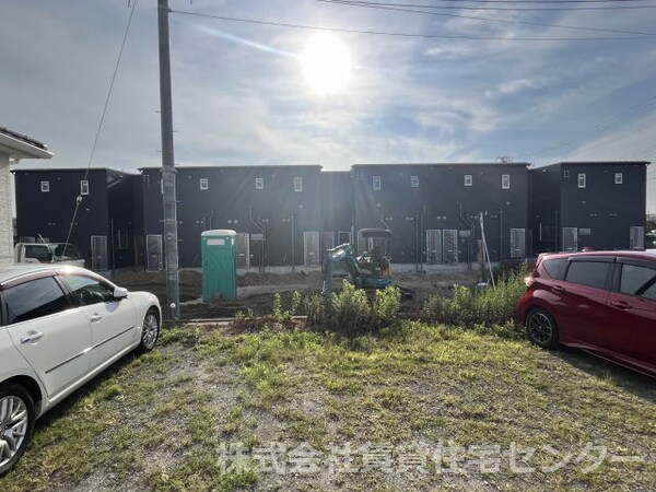 外観(施工例※実際の建物とは、外壁、窓の開口部の位置等のデザインが)